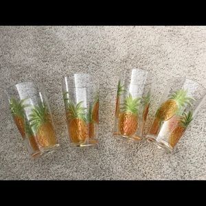 Pineapple plastic drinking glasses (4)
